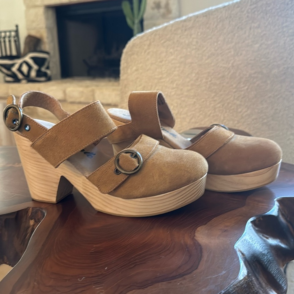Free People Tan Suede Clogs - Size 37